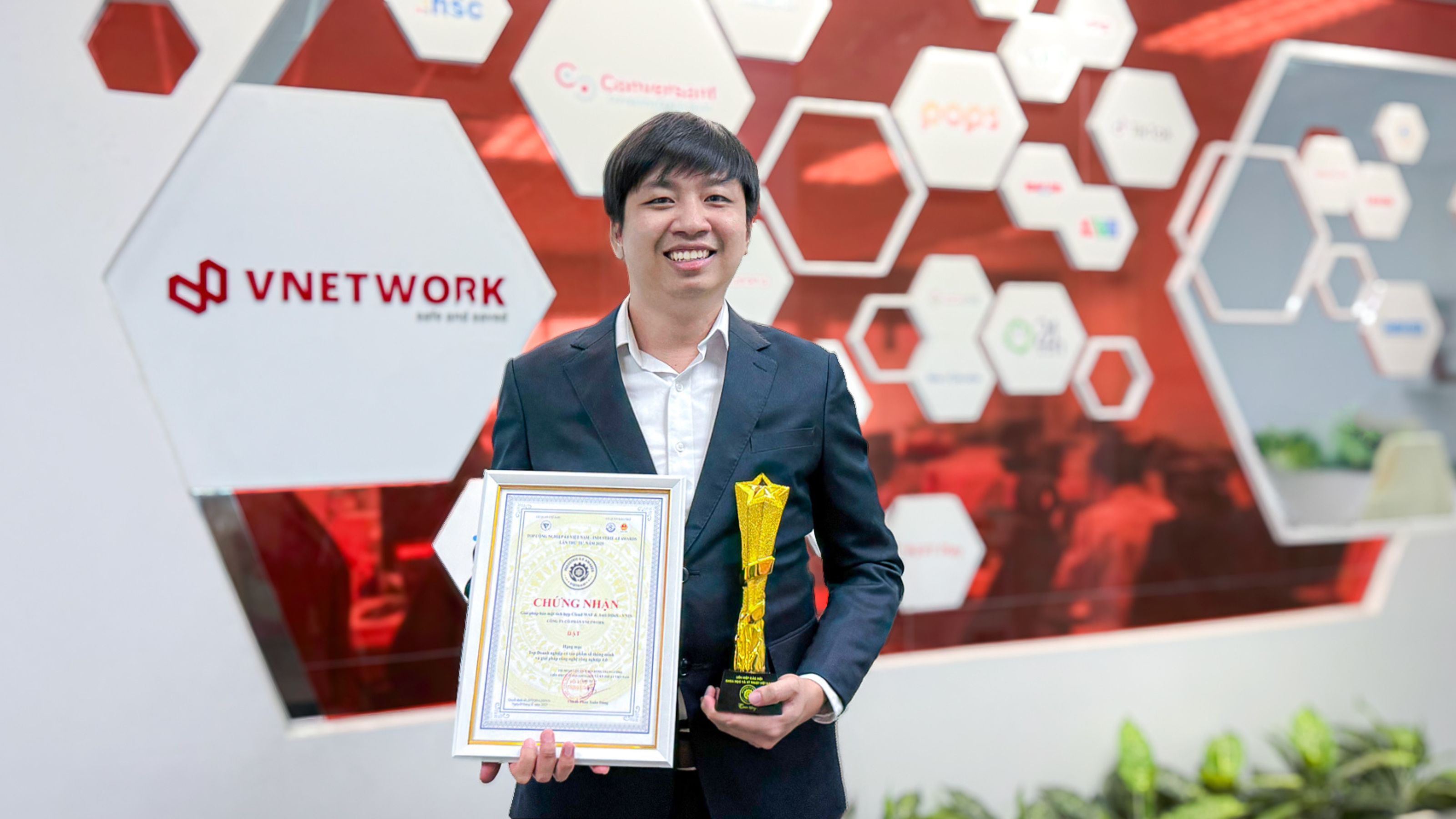 VNETWORK honored at Vietnam Industry 4.0 Awards 2025