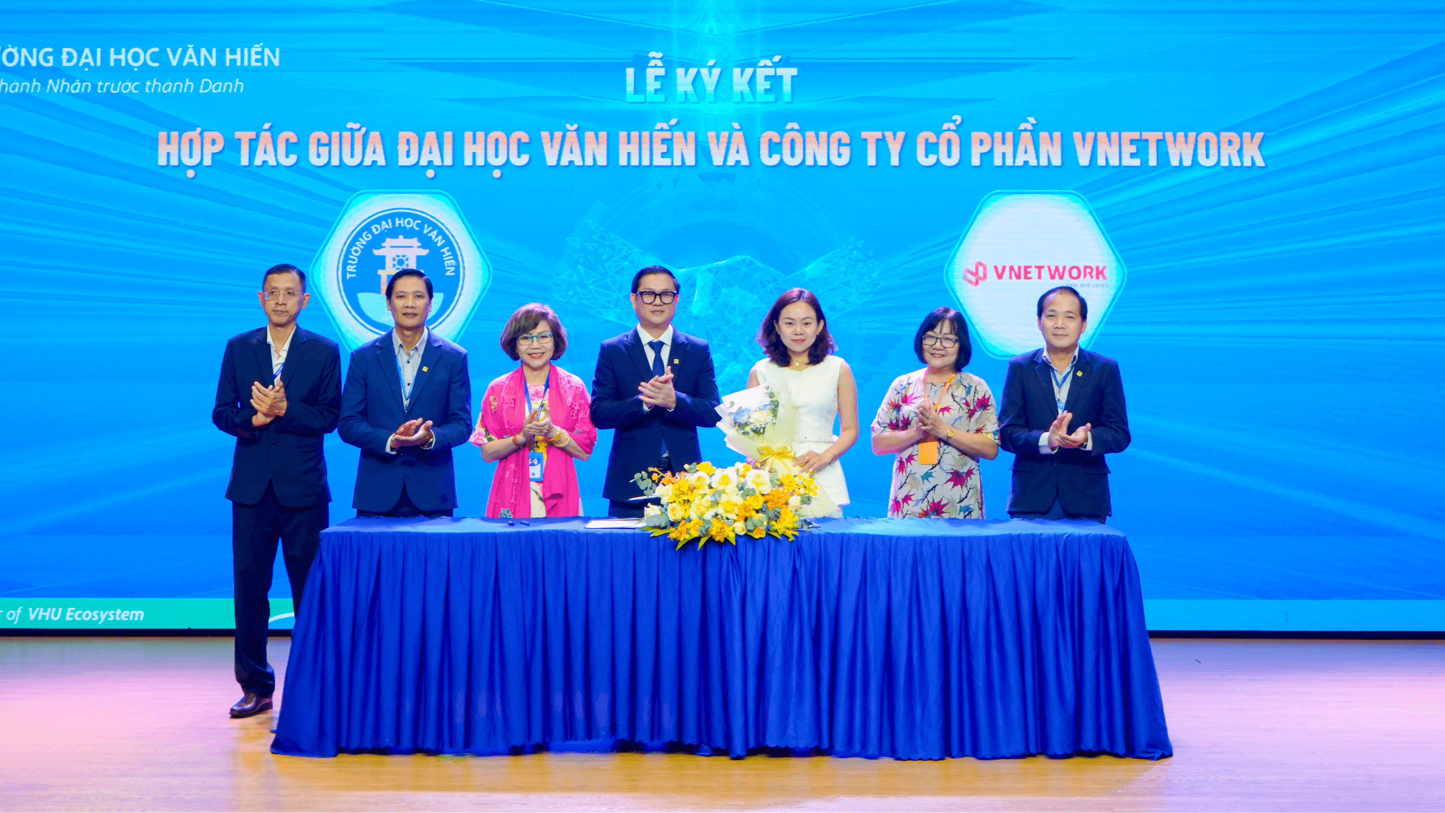 VNETWORK ký kết hợp tác đào tạo nguồn nhân lực cùng Trường Đại Học Văn Hiến