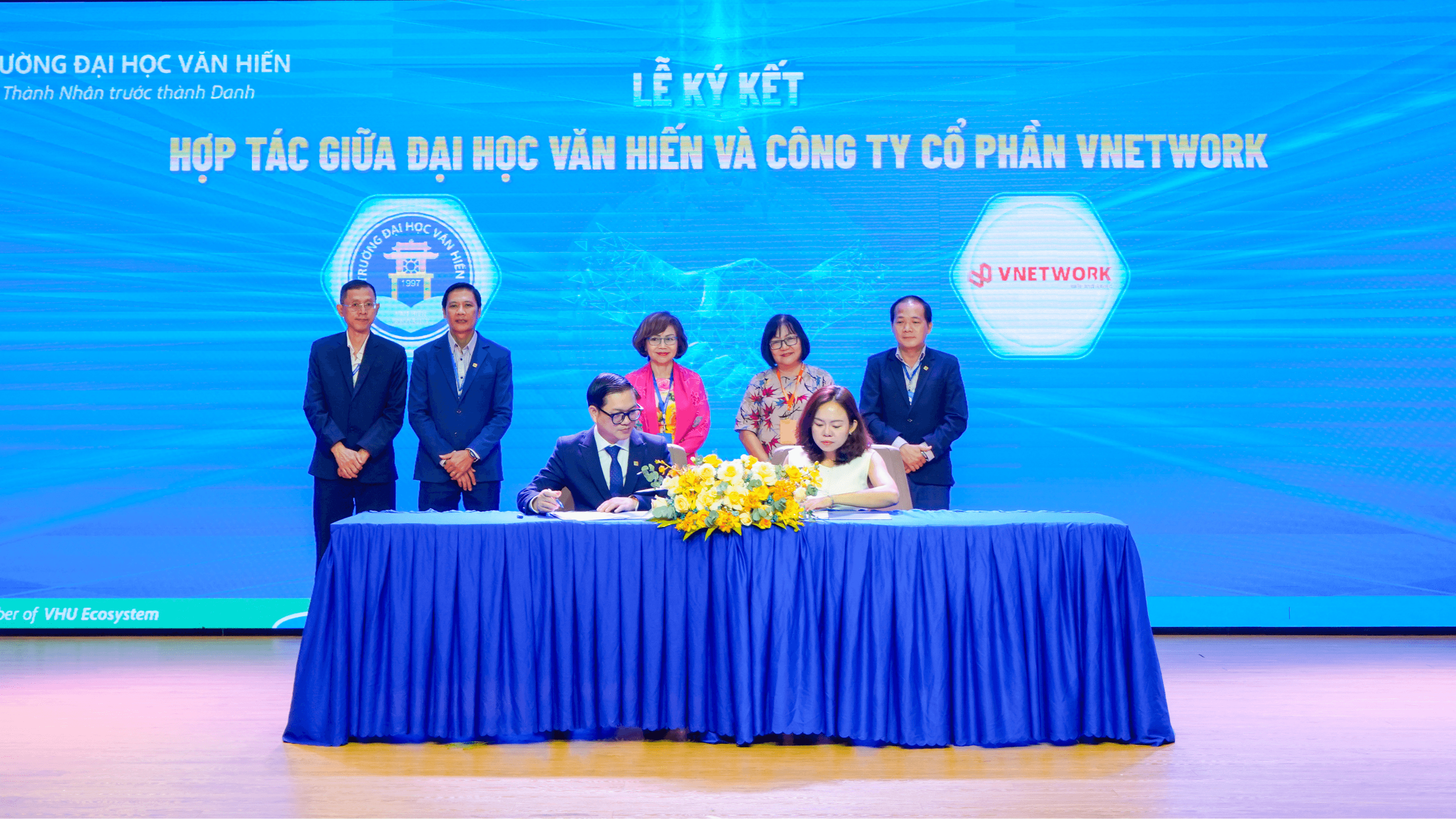 vnw_ky_ket_van_hien.png